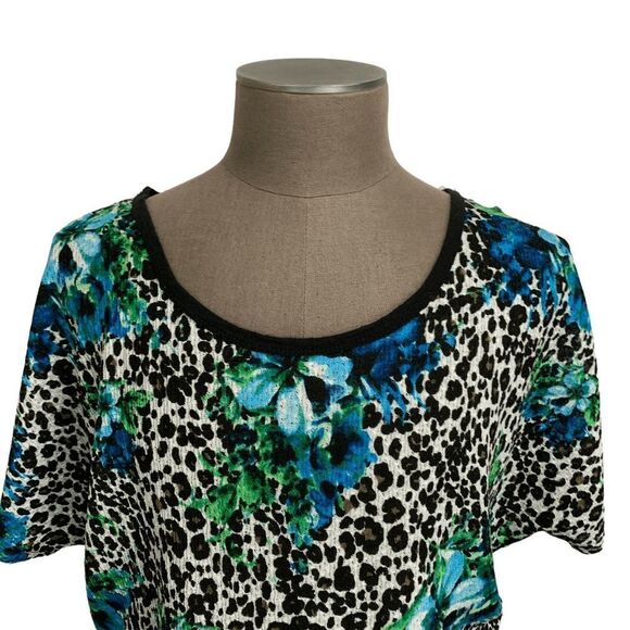 Urban Mix Junior's size 2X Black white animal Print floral short sleeve blouse - Picture 4 of 14
